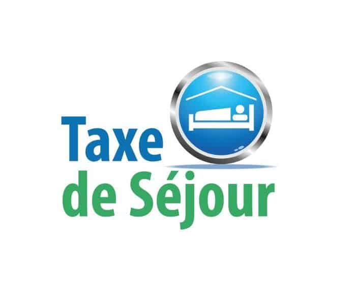compo graphique pictogramme rond bleu avec un dessin de lit et mention taxe de séjour